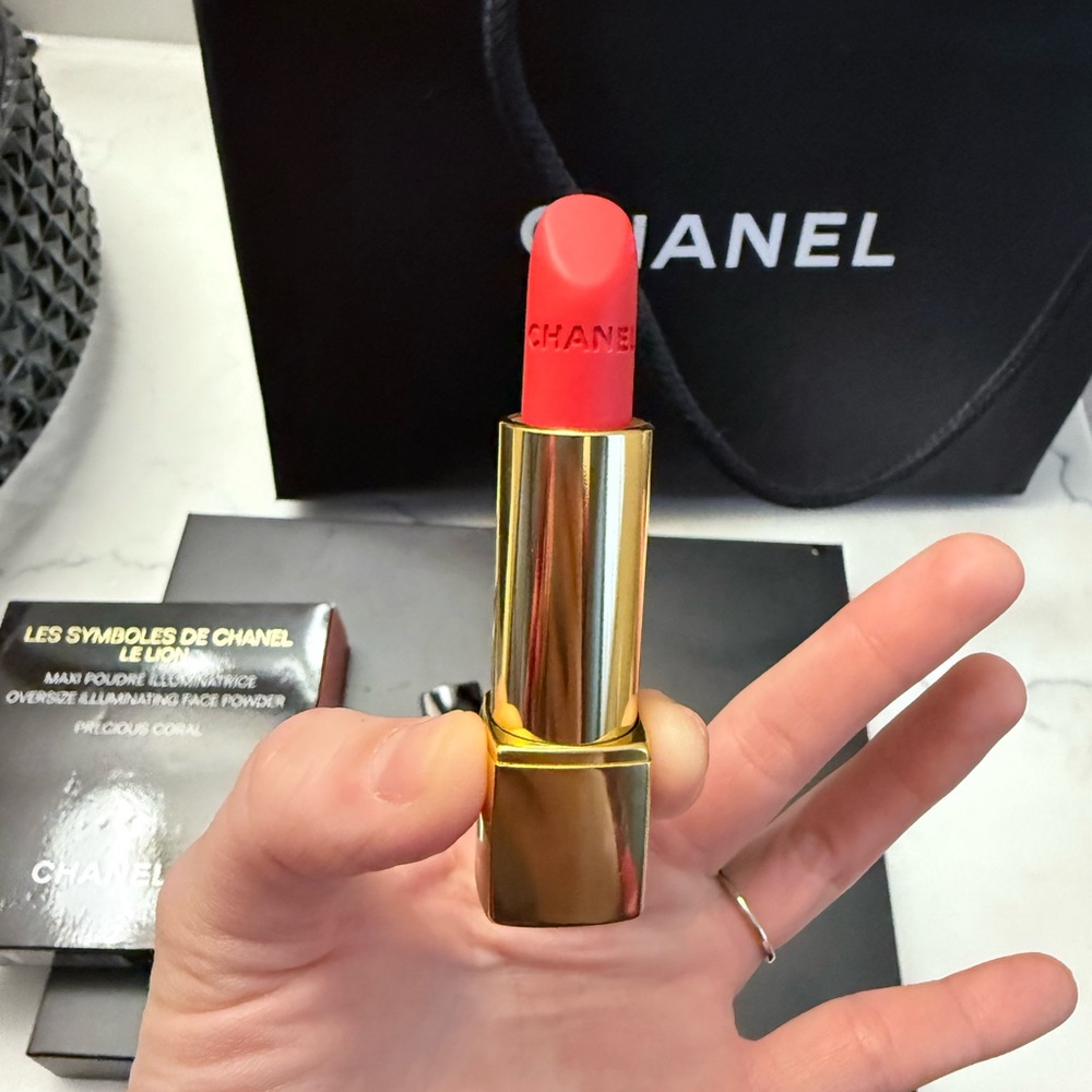 CHANEL Rouge Allure Velvet Lipstick 02:00